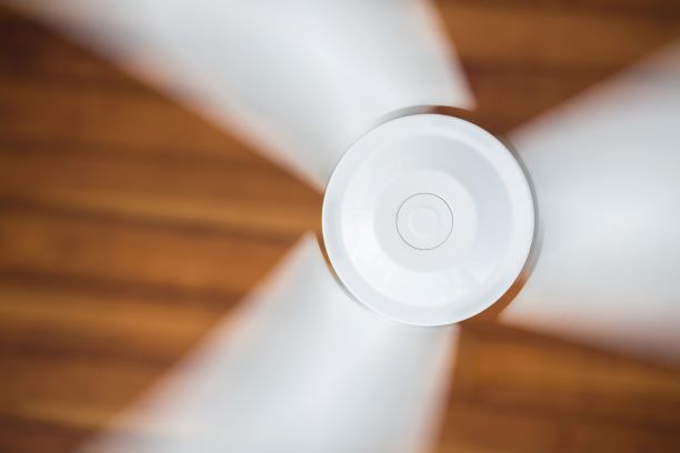 ceiling-fan-spinning